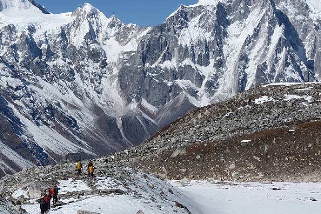 Challenge of the manaslu circuit trek 600x400