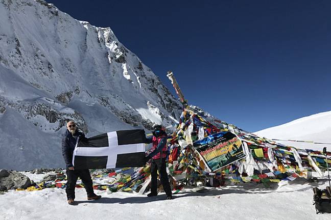 Reaching the larkya la spike williams 600x400