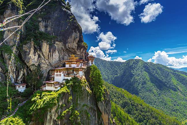 Taktsang monastery in sunshine 600x400