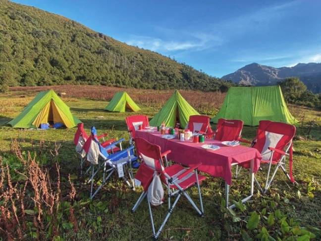 Camping in Bhutan 600x450
