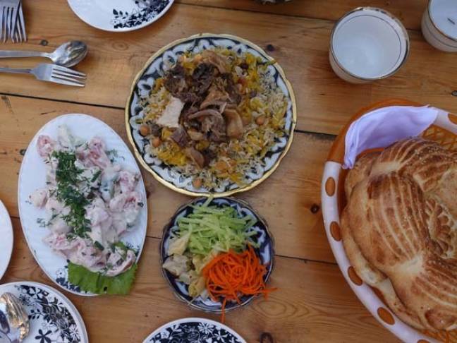 Uzbekistan travel guide food 600x450