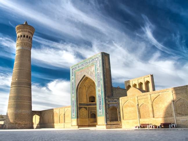 Uzbekistan travel guide kalyan minaret 600x450