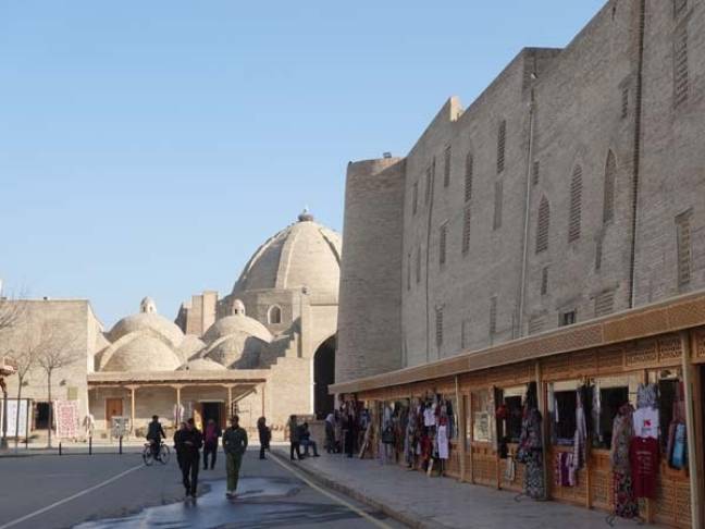 Uzbekistan travel guide shopping street 600x450