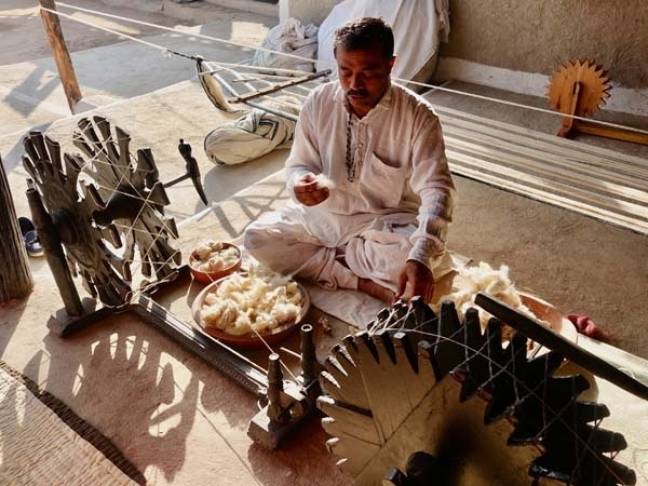 Colours of india gujarat spinning wool 600x450