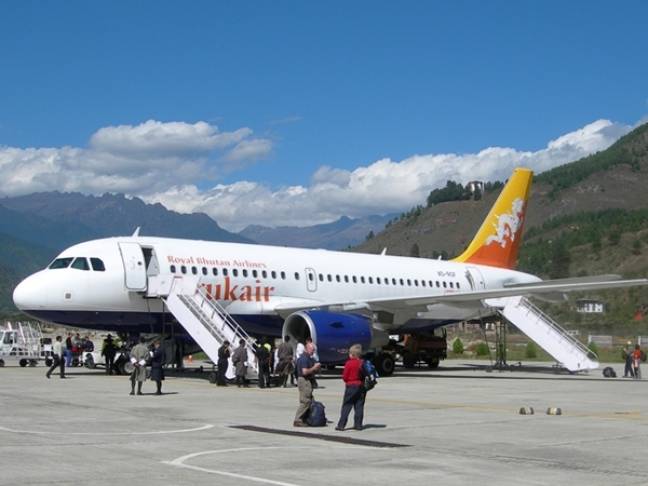 Druk air flight bhutan by robin mellings 600x450