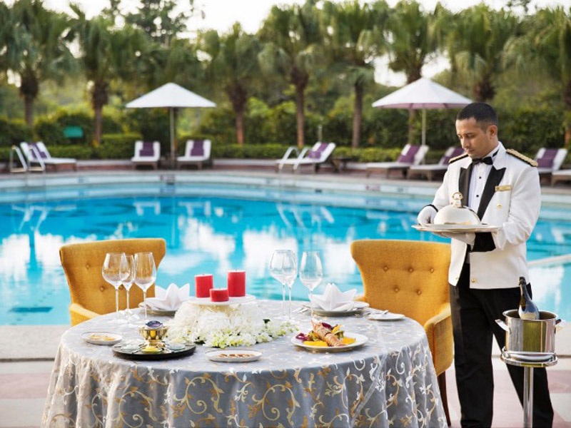 Poolside dining