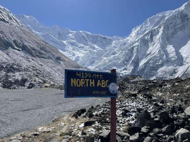 Annapurna north base camp sign 600x450