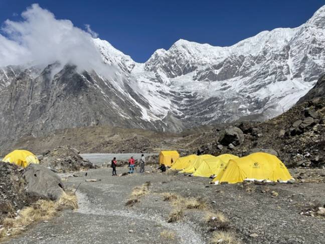 Annapurna north base camp trek expedition tents 600x450