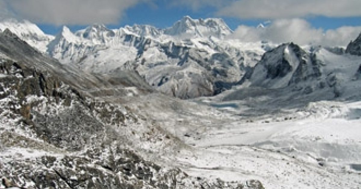 https://www.mountainkingdoms.com/u/holidays/lunana-snowman-trek/_1200x630_crop_center-center_82_none/lunana-snowman-trek-bhutan-holiday-n-sloman.jpg?mtime=1595944533