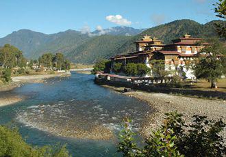 Visit Punakha Dzong